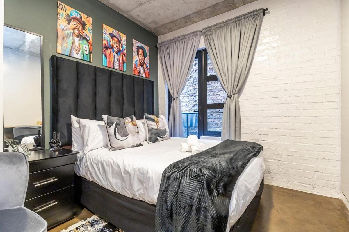 Cosy 103 Building In Maboneng, With Free Wifi *